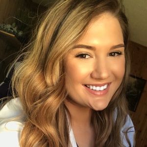 Meet your Posher, Cori